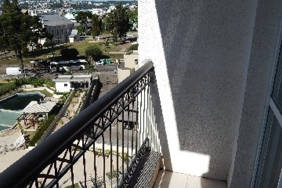 Apartamento com 60m², 2 dormitórios, 1 vaga, no bairro Santa Catarina em Caxias do Sul para Comprar