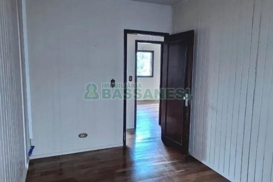 Casa com 200m², 3 dormitórios, 2 vagas, no bairro Rio Branco em Caxias do Sul para Alugar