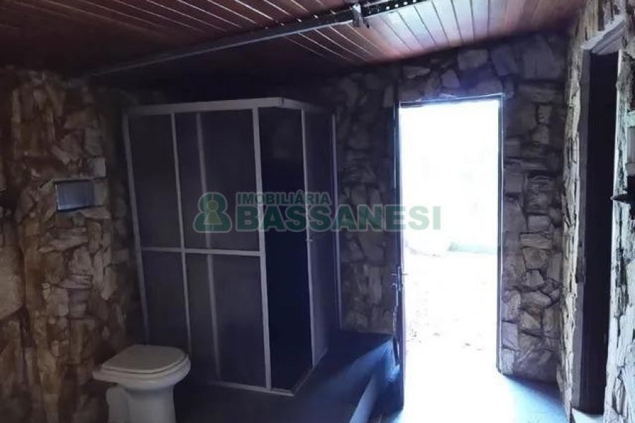 Casa com 200m², 3 dormitórios, 2 vagas, no bairro Rio Branco em Caxias do Sul para Alugar