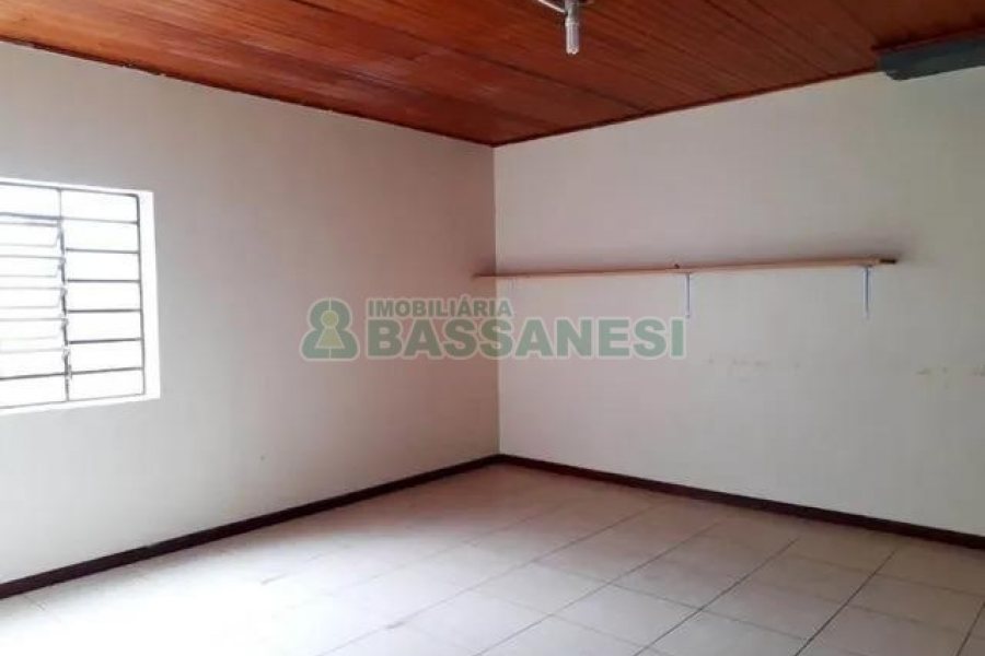 Casa com 200m², 3 dormitórios, 2 vagas, no bairro Rio Branco em Caxias do Sul para Alugar