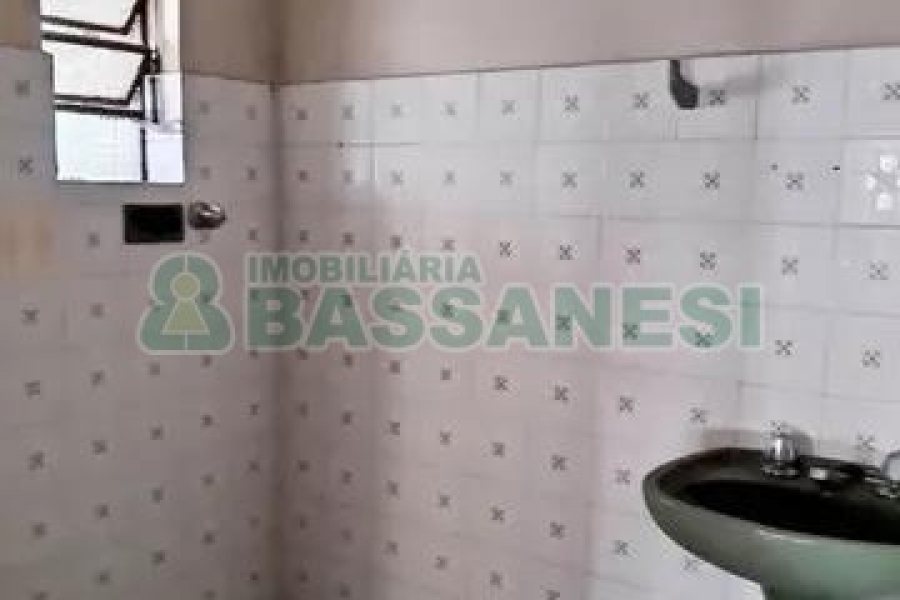 Casa com 200m², 3 dormitórios, 2 vagas, no bairro Rio Branco em Caxias do Sul para Alugar