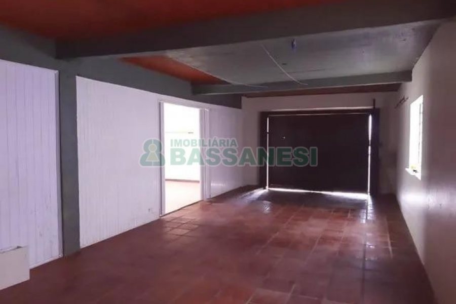 Casa com 200m², 3 dormitórios, 2 vagas, no bairro Rio Branco em Caxias do Sul para Alugar