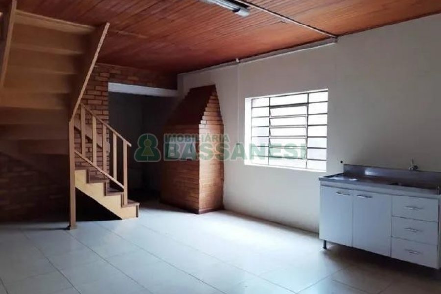 Casa com 200m², 3 dormitórios, 2 vagas, no bairro Rio Branco em Caxias do Sul para Alugar