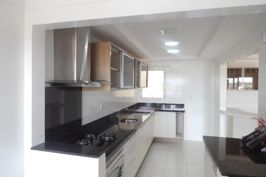 Apartamento com 92m², 2 dormitórios, 2 vagas, no bairro Santa Catarina em Caxias do Sul para Comprar