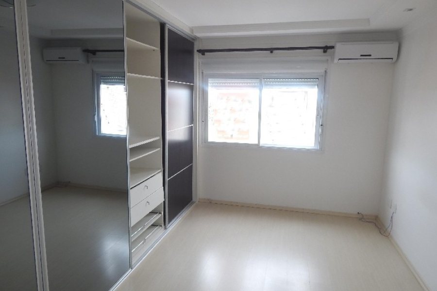 Apartamento com 92m², 2 dormitórios, 2 vagas, no bairro Santa Catarina em Caxias do Sul para Comprar