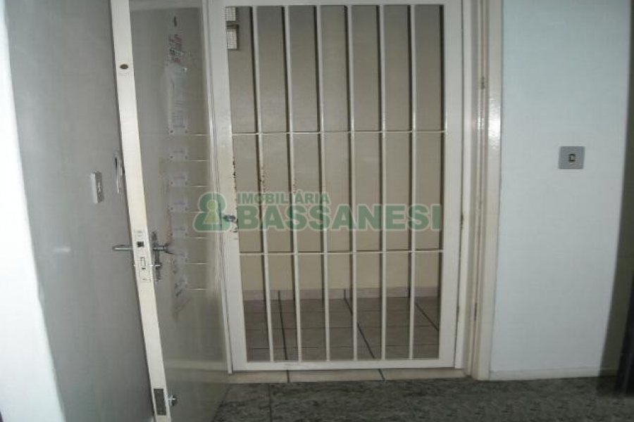 Sala com 29m², no bairro Centro em Caxias do Sul para Comprar