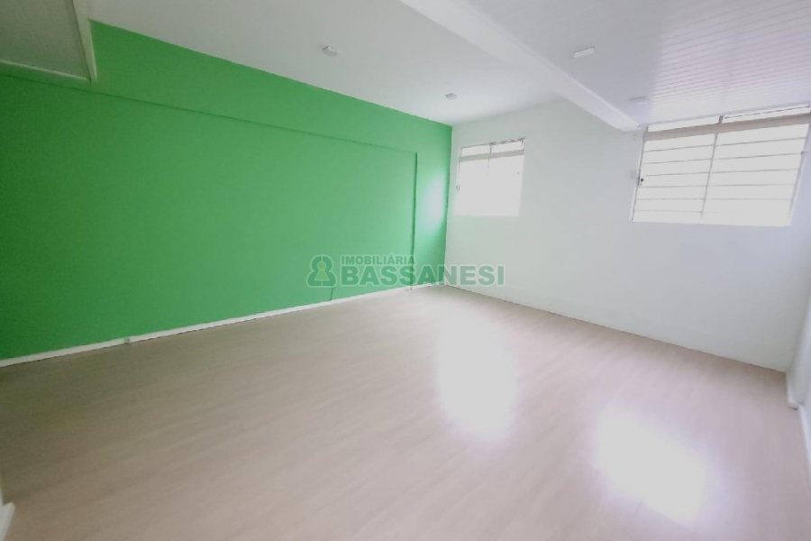 Sala com 29m², no bairro Centro em Caxias do Sul para Comprar