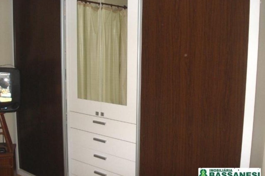 Apartamento, 2 dormitórios, 1 vaga, no bairro Santa Catarina em Caxias do Sul para Comprar