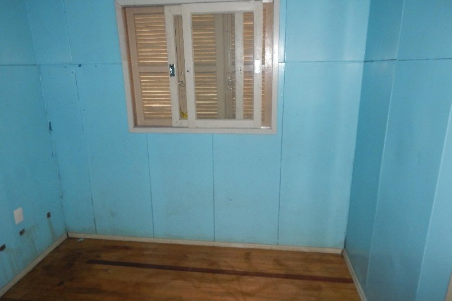 Casa com 42m², 2 dormitórios, no bairro Desvio Rizzo em Caxias do Sul para Comprar