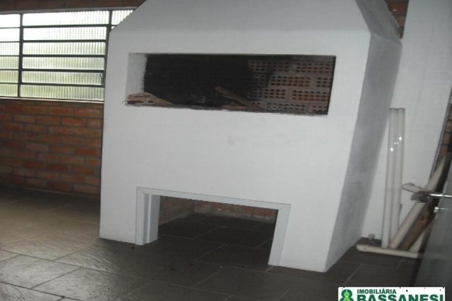 Loja com 320m², no bairro De Lazzer em Caxias do Sul para Alugar