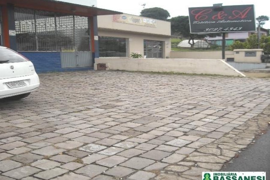 Loja com 320m², no bairro De Lazzer em Caxias do Sul para Alugar