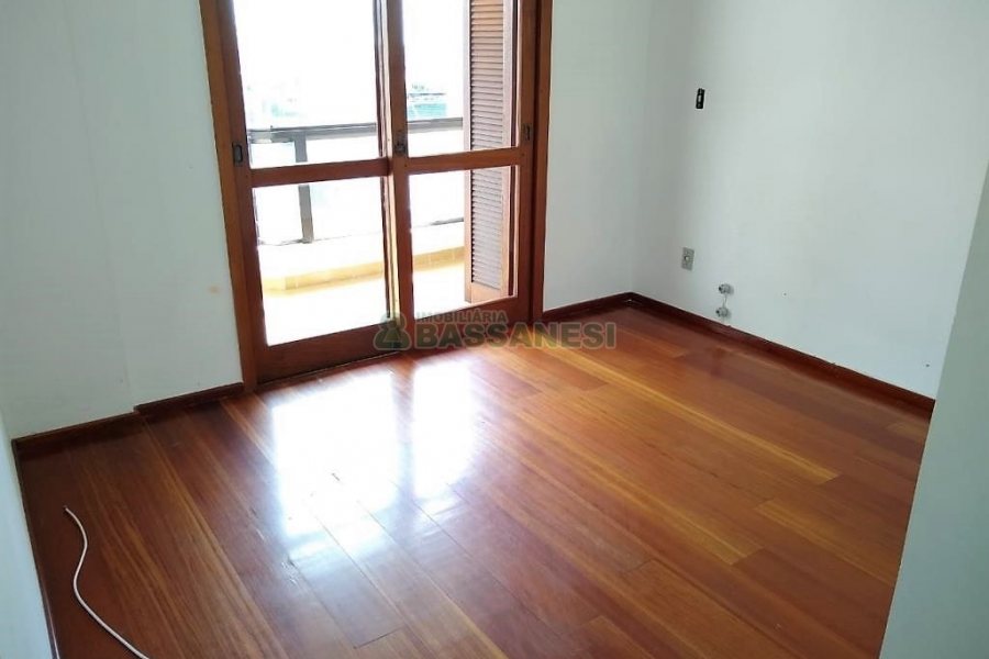 Apto/Cobertura com 252m², 3 dormitórios, 1 vaga, no bairro Marechal Floriano em Caxias do Sul para Comprar
