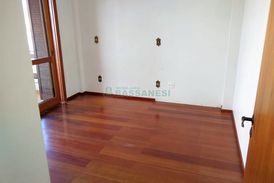 Apto/Cobertura com 252m², 3 dormitórios, 1 vaga, no bairro Marechal Floriano em Caxias do Sul para Comprar