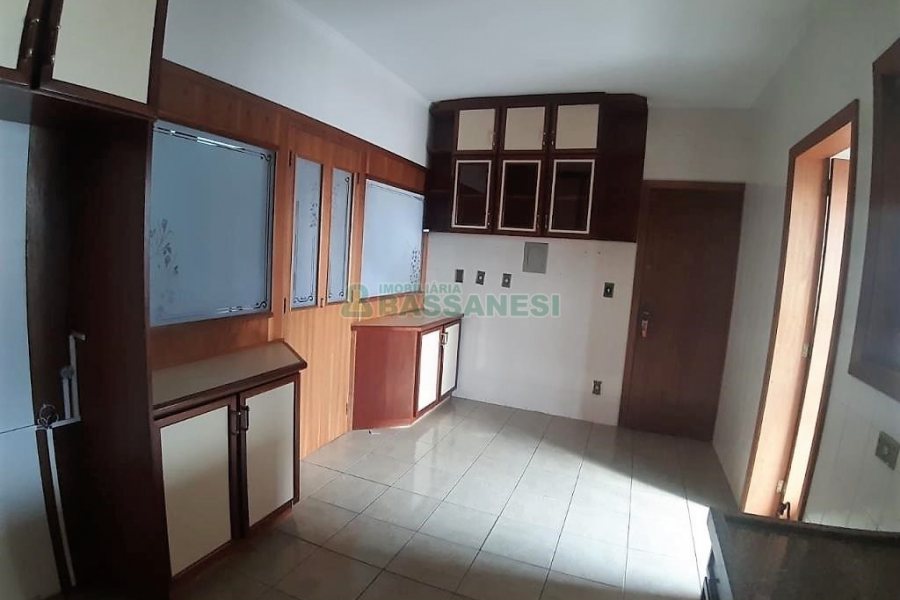 Apto/Cobertura com 252m², 3 dormitórios, 1 vaga, no bairro Marechal Floriano em Caxias do Sul para Comprar