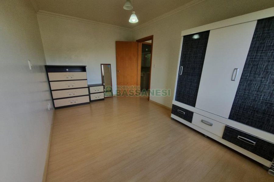 Apartamento com 72m², 2 dormitórios, 1 vaga, no bairro Colina Sorriso em Caxias do Sul para Alugar
