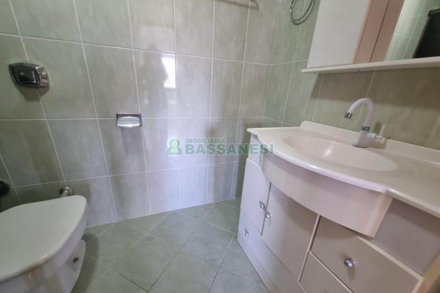 Apartamento com 72m², 2 dormitórios, 1 vaga, no bairro Colina Sorriso em Caxias do Sul para Alugar