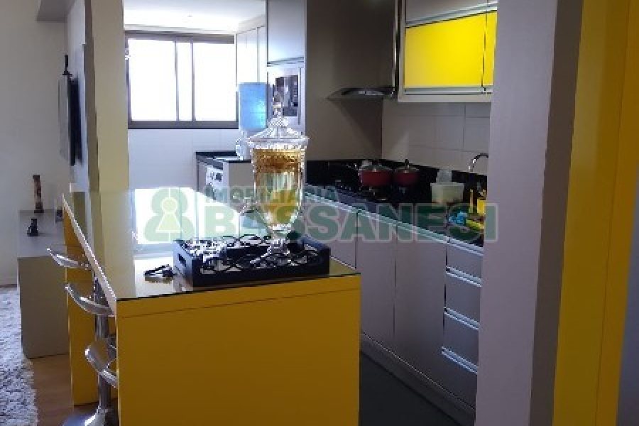 Apartamento com 83m², 2 dormitórios, 1 vaga, no bairro Jardim do Shopping em Caxias do Sul para Comprar