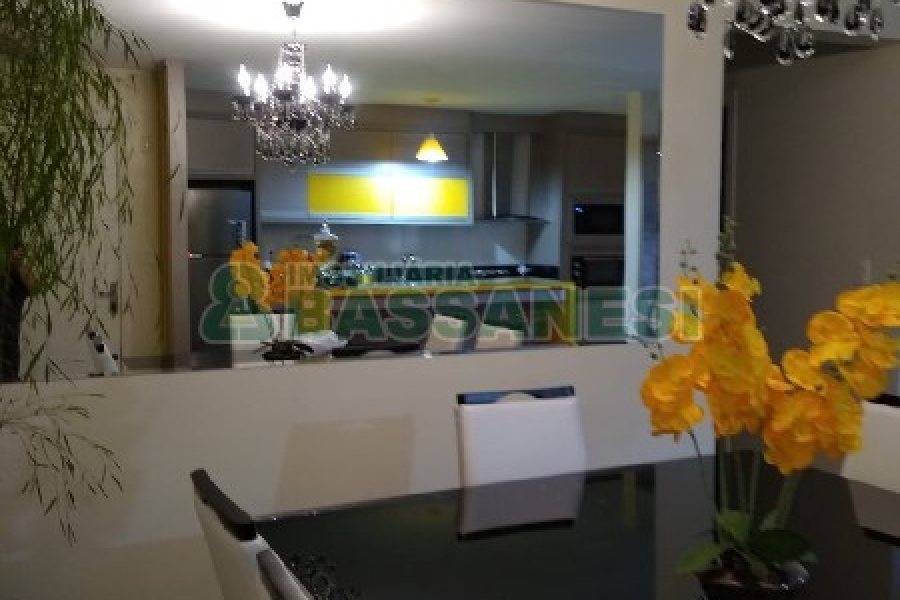 Apartamento com 83m², 2 dormitórios, 1 vaga, no bairro Jardim do Shopping em Caxias do Sul para Comprar