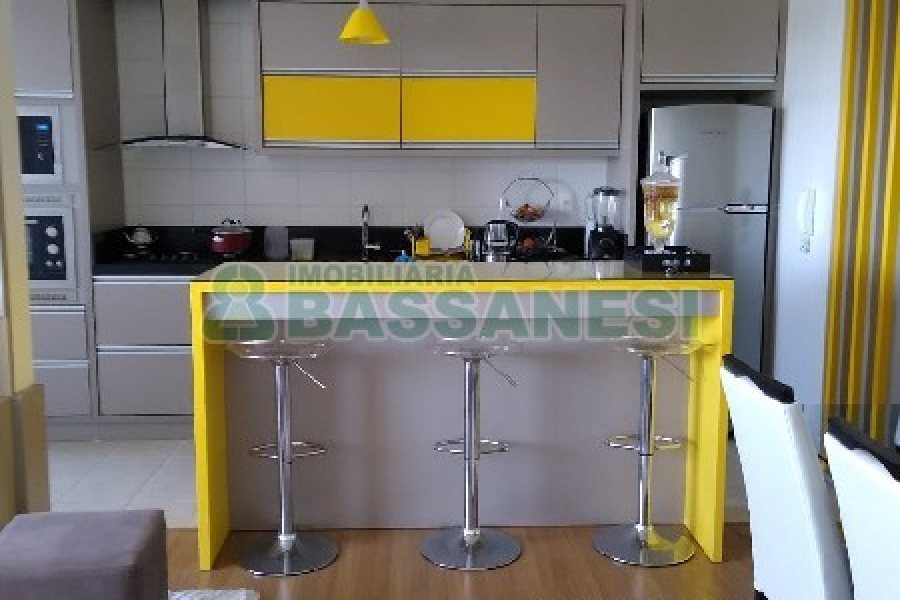Apartamento com 83m², 2 dormitórios, 1 vaga, no bairro Jardim do Shopping em Caxias do Sul para Comprar