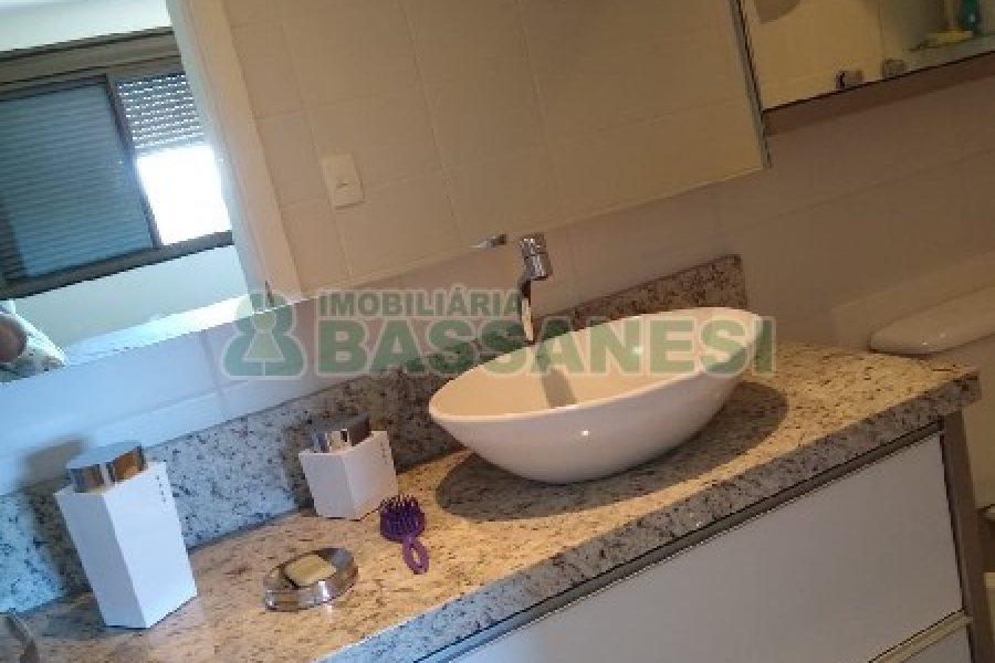 Apartamento com 83m², 2 dormitórios, 1 vaga, no bairro Jardim do Shopping em Caxias do Sul para Comprar