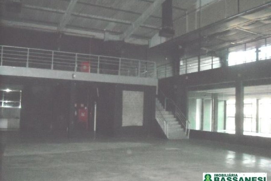 Pavilhão com 1300m², no bairro Villagio Iguatemi em Caxias do Sul para Alugar