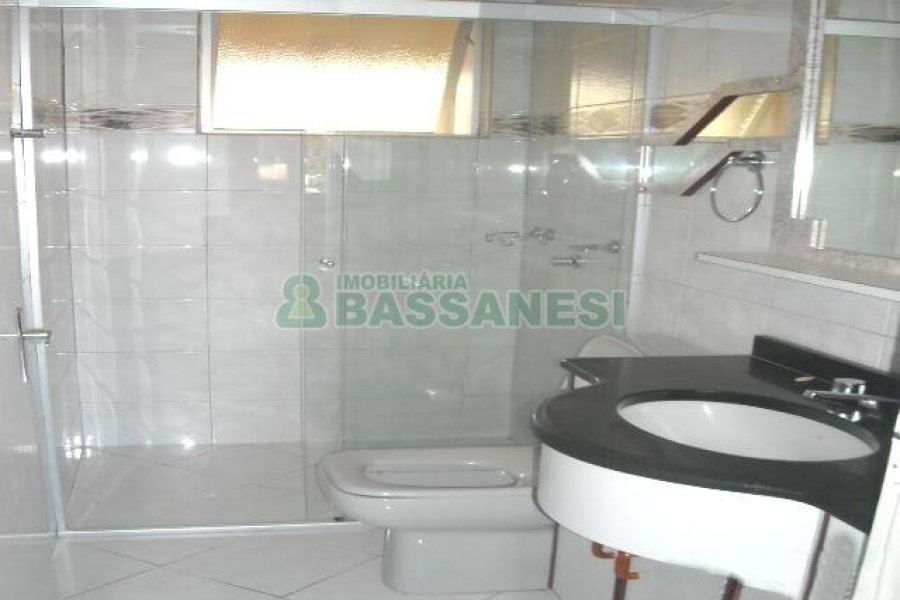 Apartamento com 80m², 3 dormitórios, 1 vaga, no bairro Pio X em Caxias do Sul para Comprar