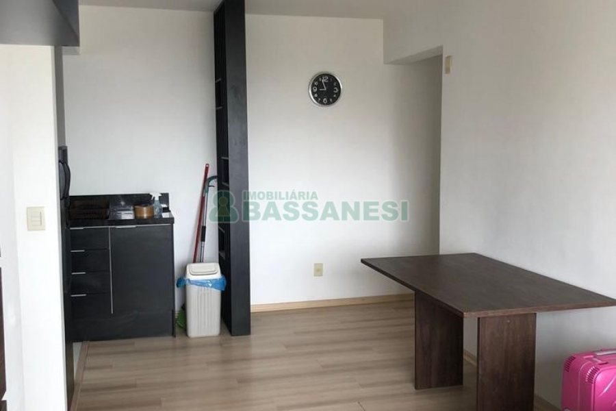 Apto Mobiliado com 62m², 2 dormitórios, 1 vaga, no bairro Panazzolo em Caxias do Sul para Alugar