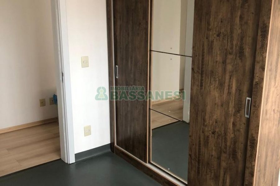 Apto Mobiliado com 62m², 2 dormitórios, 1 vaga, no bairro Panazzolo em Caxias do Sul para Alugar