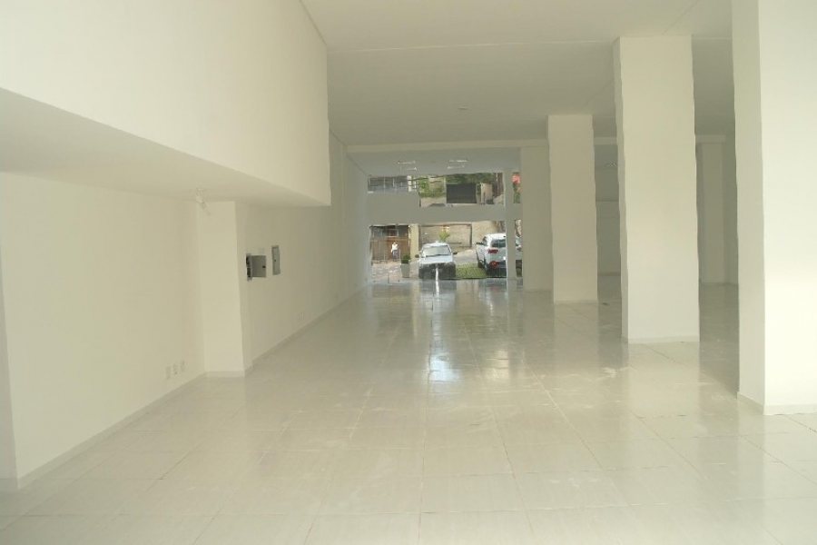 Loja com 350m², no bairro São Pelegrino em Caxias do Sul para Alugar