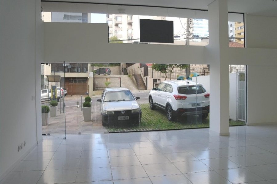 Loja com 350m², no bairro São Pelegrino em Caxias do Sul para Alugar