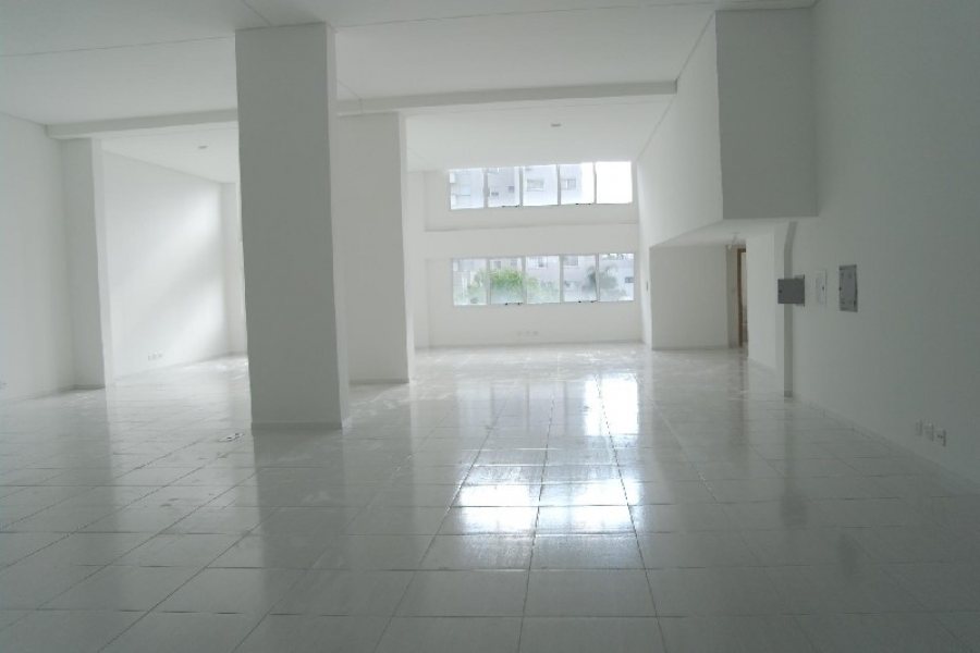 Loja com 350m², no bairro São Pelegrino em Caxias do Sul para Alugar