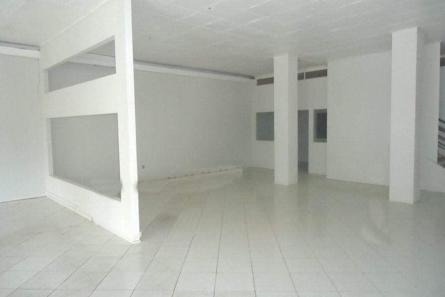 Loja com 425m², no bairro São Pelegrino em Caxias do Sul para Alugar