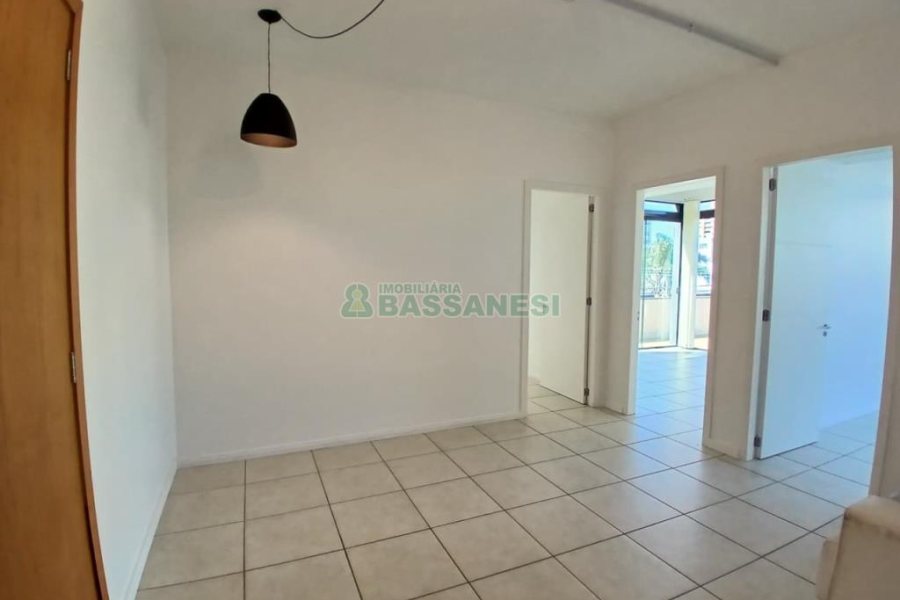 Sala com 63m², no bairro Centro em Caxias do Sul para Alugar
