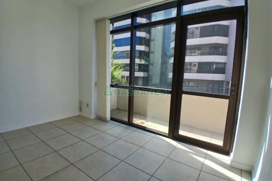 Sala com 63m², no bairro Centro em Caxias do Sul para Alugar