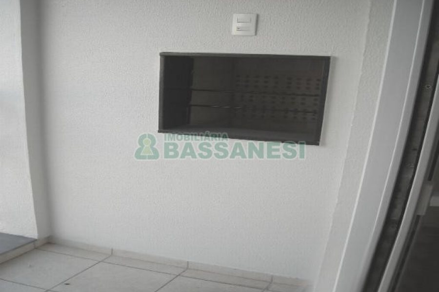 Apartamento com 72m², 2 dormitórios, 2 vagas, no bairro São Pelegrino em Caxias do Sul para Comprar