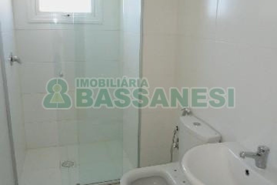 Apartamento com 72m², 2 dormitórios, 2 vagas, no bairro São Pelegrino em Caxias do Sul para Comprar