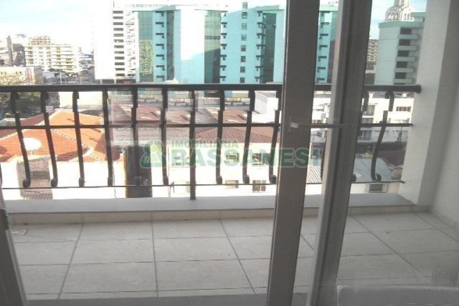 Apartamento com 72m², 2 dormitórios, 2 vagas, no bairro São Pelegrino em Caxias do Sul para Comprar