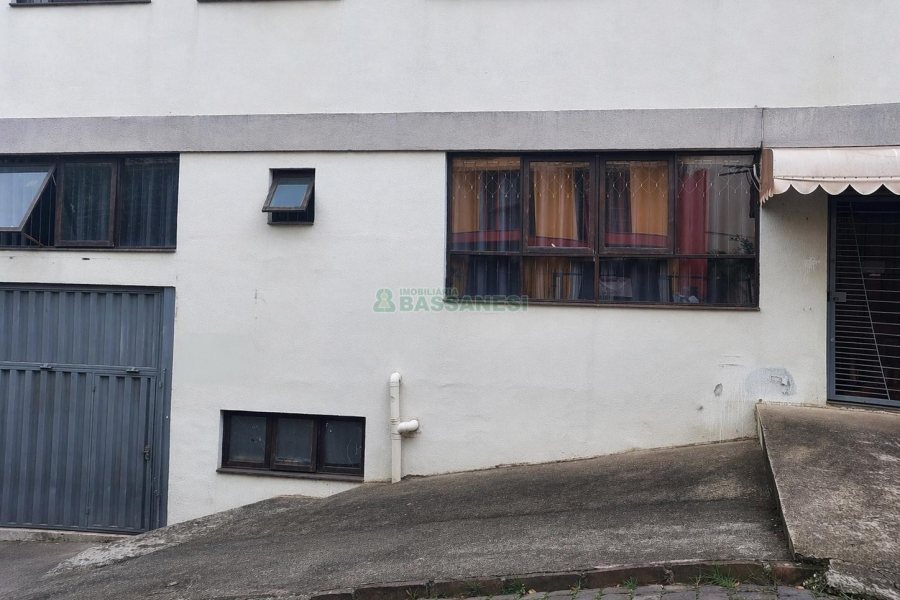 Loja com 160m², no bairro Vinhedos em Caxias do Sul para Alugar