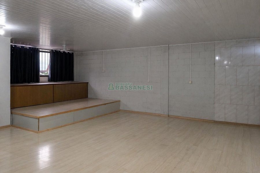 Loja com 160m², no bairro Vinhedos em Caxias do Sul para Alugar