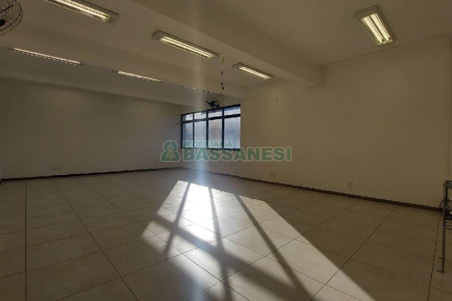 Predio com 4780m², no bairro São Pelegrino em Caxias do Sul para Alugar