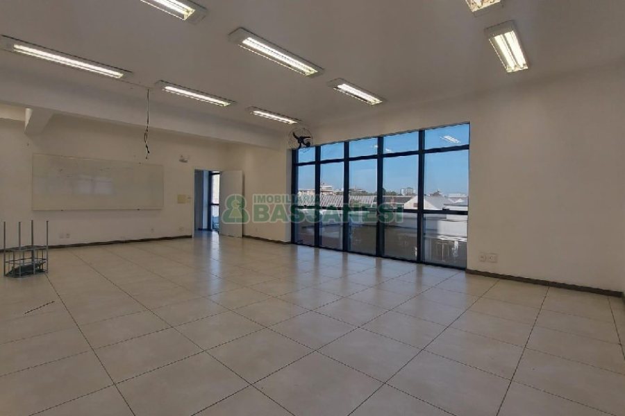 Predio com 4780m², no bairro São Pelegrino em Caxias do Sul para Alugar