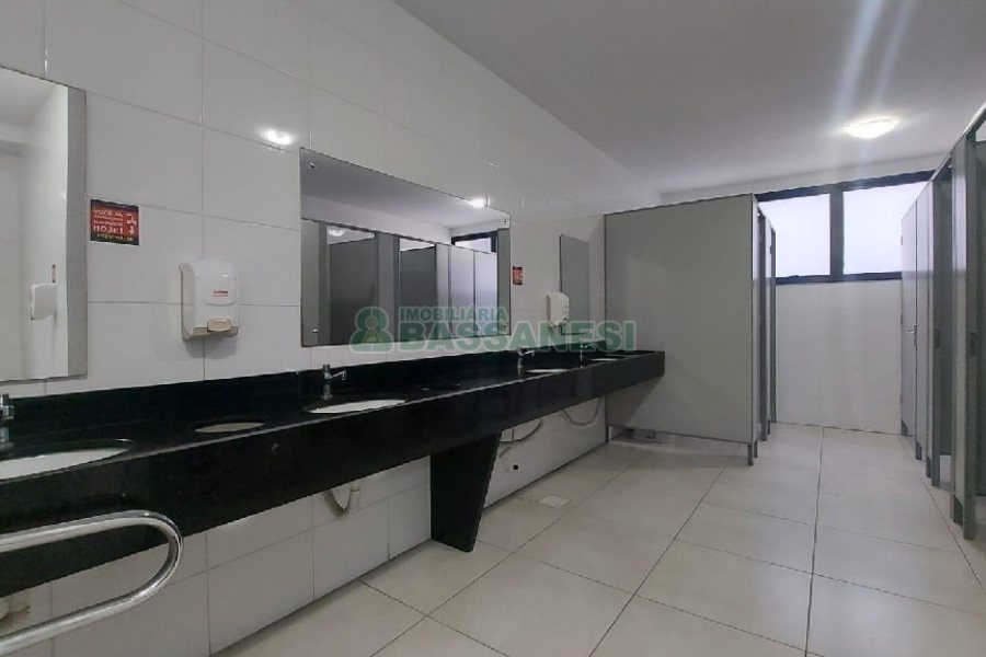 Predio com 4780m², no bairro São Pelegrino em Caxias do Sul para Alugar