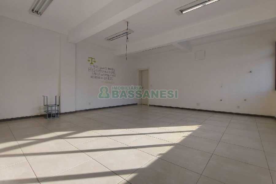 Predio com 4780m², no bairro São Pelegrino em Caxias do Sul para Alugar