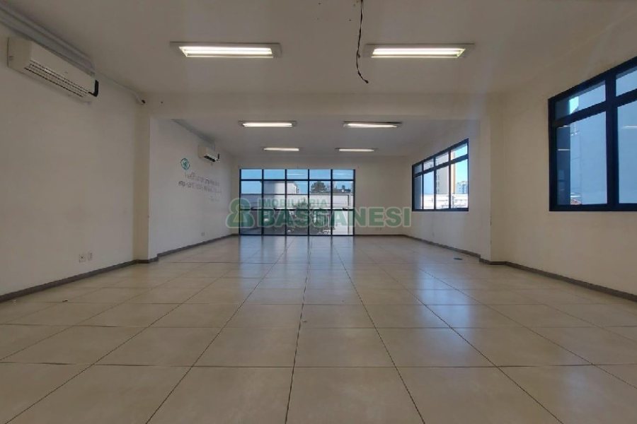 Predio com 4780m², no bairro São Pelegrino em Caxias do Sul para Alugar