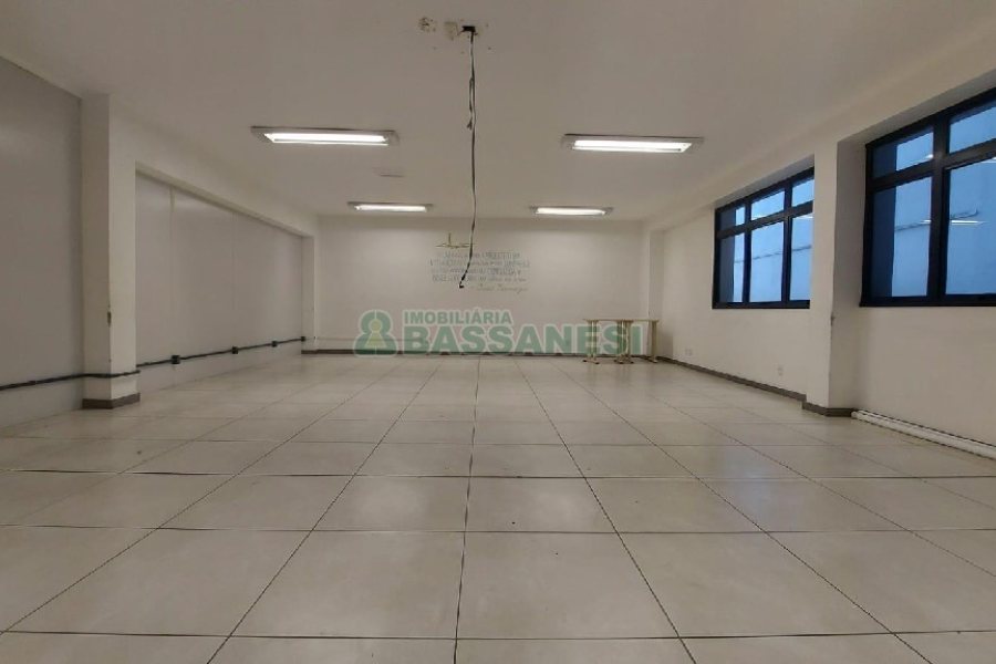 Predio com 4780m², no bairro São Pelegrino em Caxias do Sul para Alugar