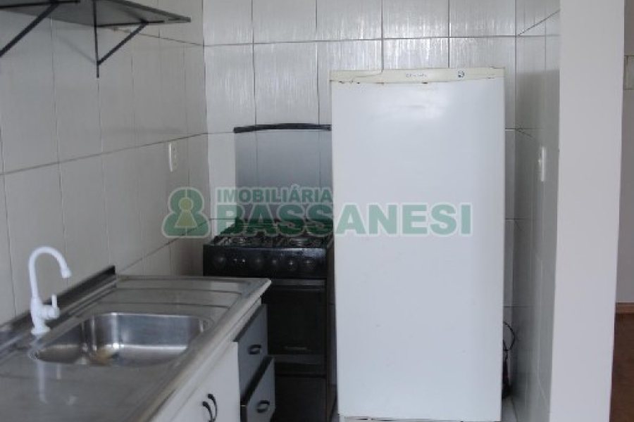 Apartamento com 51m², 2 dormitórios, 1 vaga, no bairro Charqueadas em Caxias do Sul para Comprar