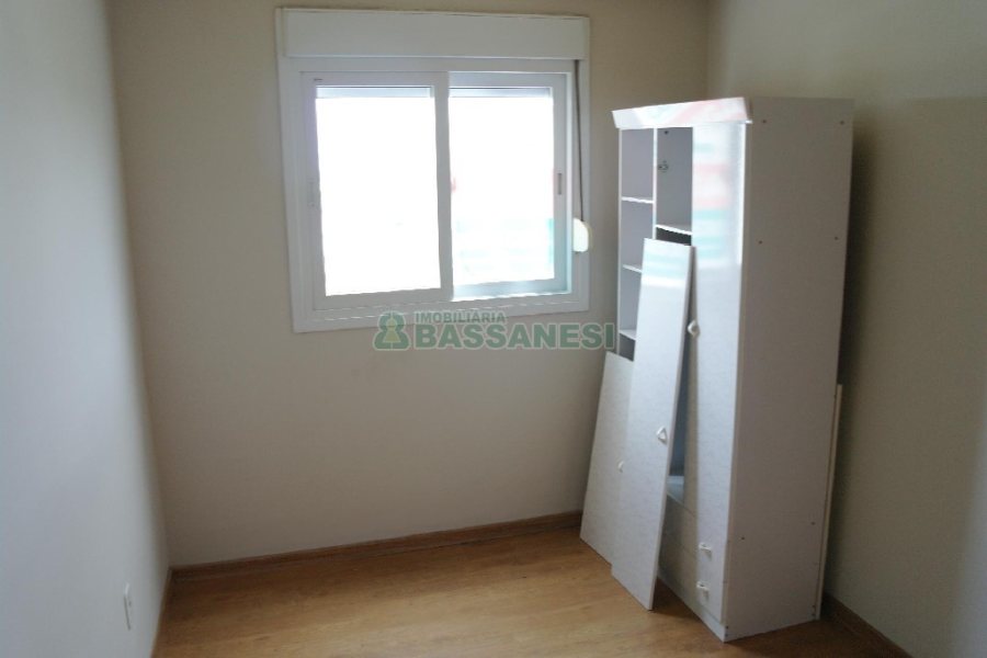 Apartamento com 51m², 2 dormitórios, 1 vaga, no bairro Charqueadas em Caxias do Sul para Comprar