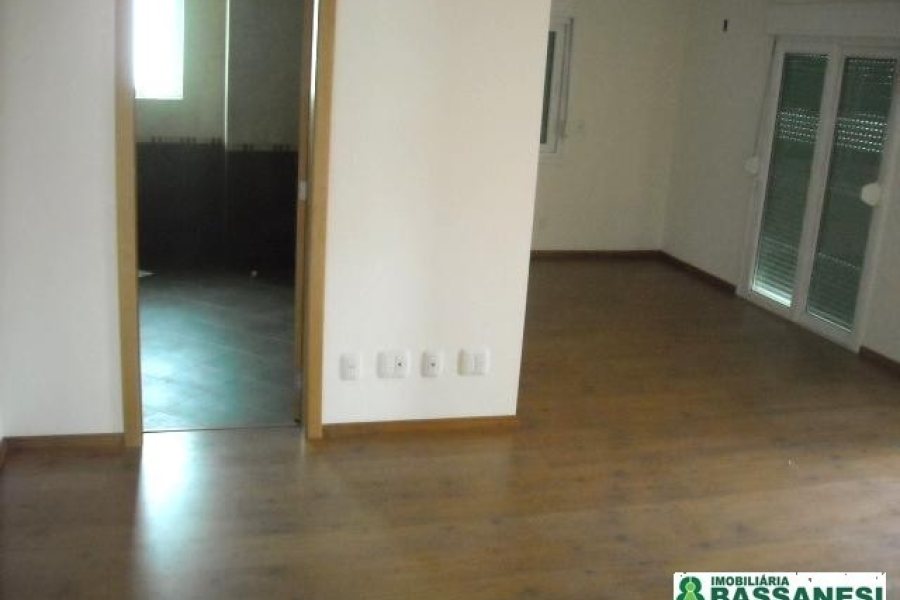 Apto/Cobertura com 356m², 3 dormitórios, 6 vagas, no bairro Exposição em Caxias do Sul para Comprar