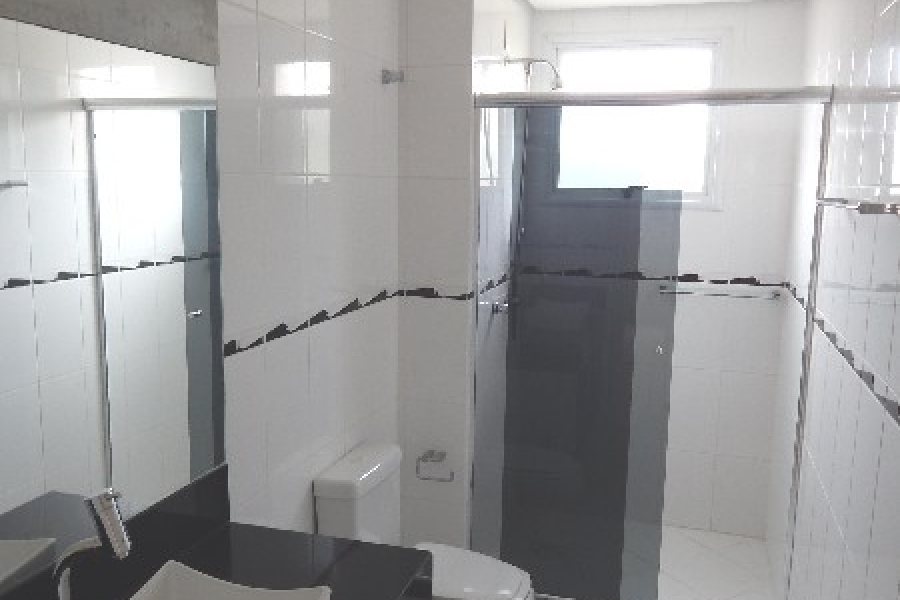 Apartamento com 104m², 3 dormitórios, 2 vagas, no bairro Vinhedos em Caxias do Sul para Alugar