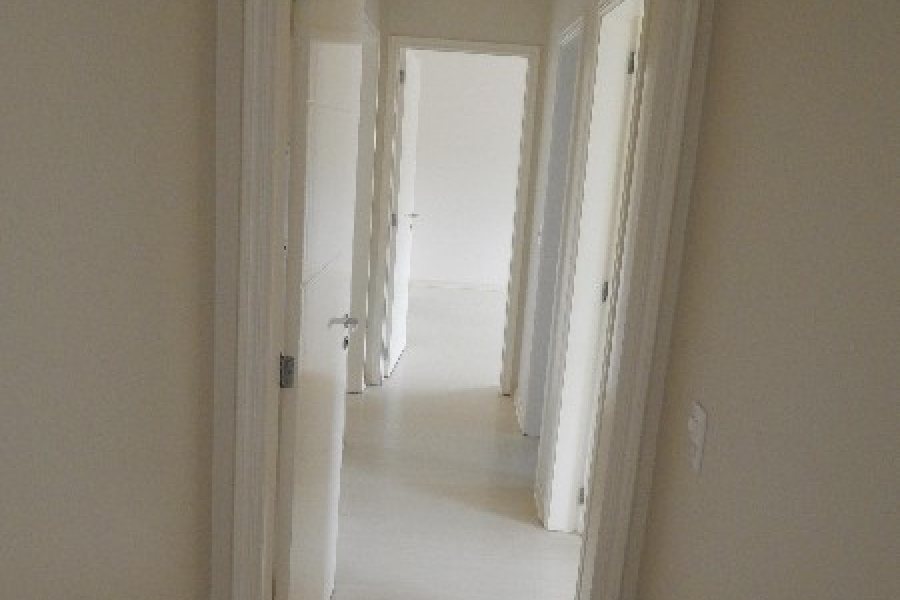 Apartamento com 104m², 3 dormitórios, 2 vagas, no bairro Vinhedos em Caxias do Sul para Alugar